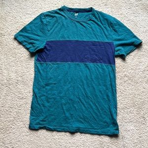 Gap T-shirt with pocket